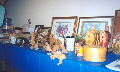 Auction-Table-at-Banquet